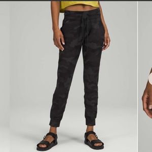 Lululemon Ready to Rulu Jogger 29 camo